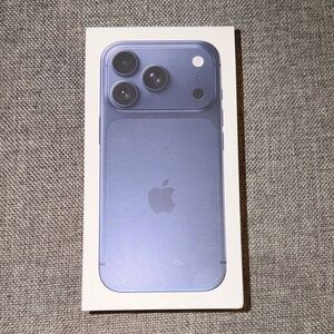 Apple iPhone 17 Pro Box